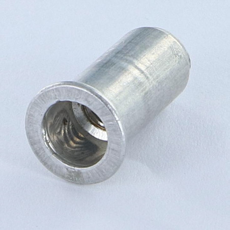 1 x Tuerca remachable cabeza plana ciego M5X18 ALPB 30 Aluminio
