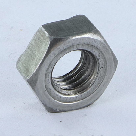 1 x Tuerca hexagonal para soldar M8 Acero bruto